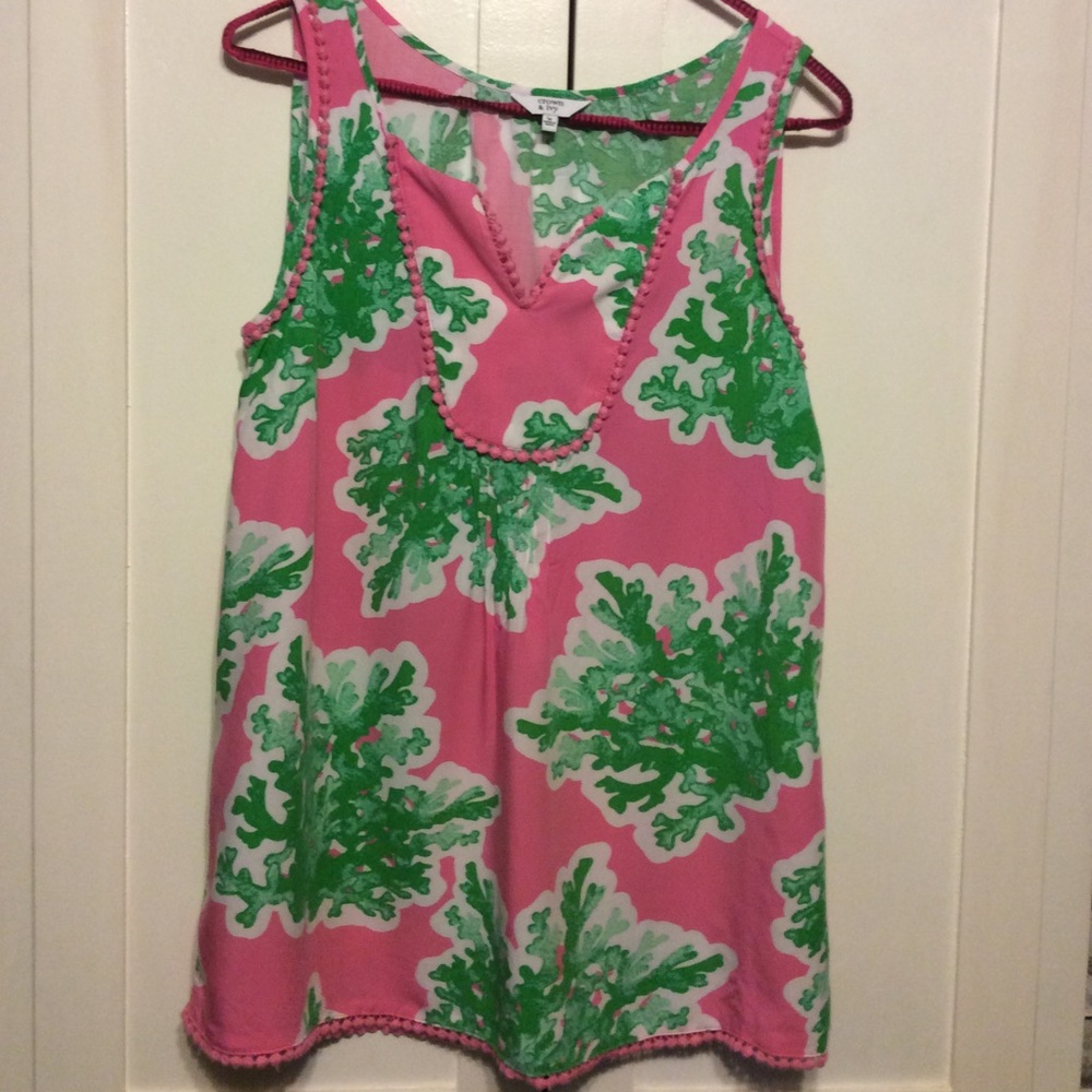 Crown and Ivy coral tank top